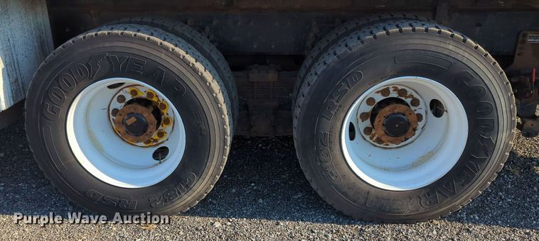 image for item KW9046 2010 International 7000  crane truck