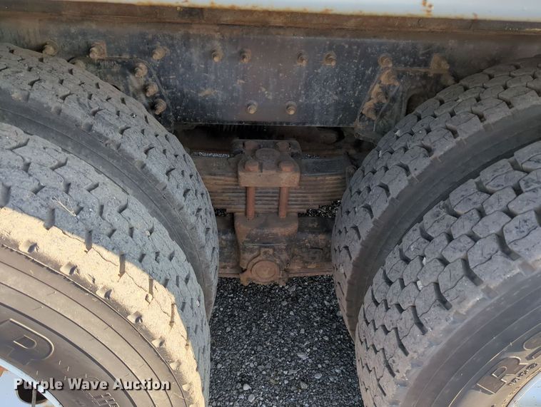 image for item KW9046 2010 International 7000  crane truck