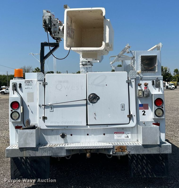 image for item KW9054 2006 Ford F450 Super Duty  bucket truck