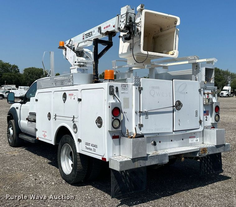 image for item KW9054 2006 Ford F450 Super Duty  bucket truck