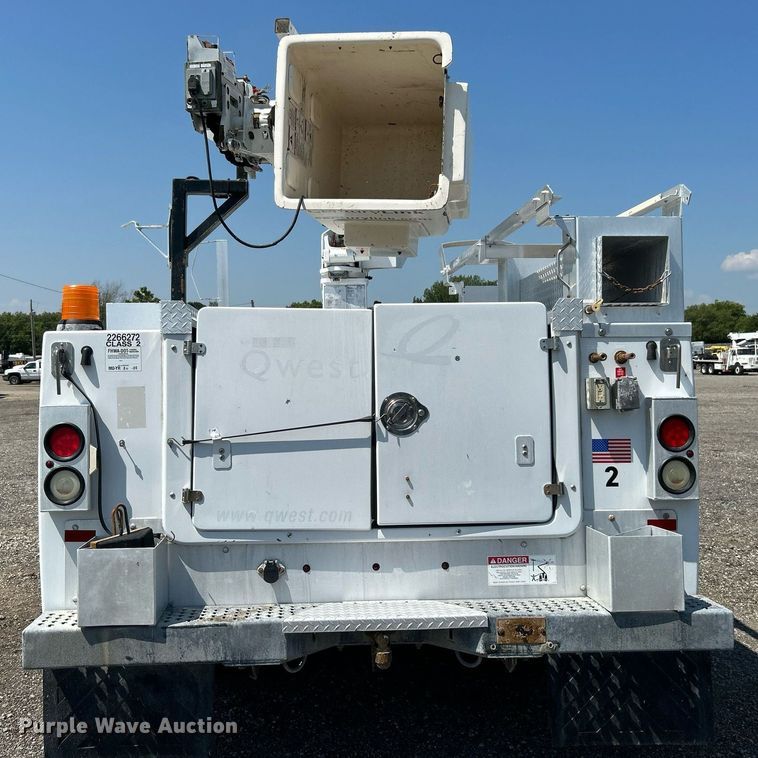 image for item KW9054 2006 Ford F450 Super Duty  bucket truck
