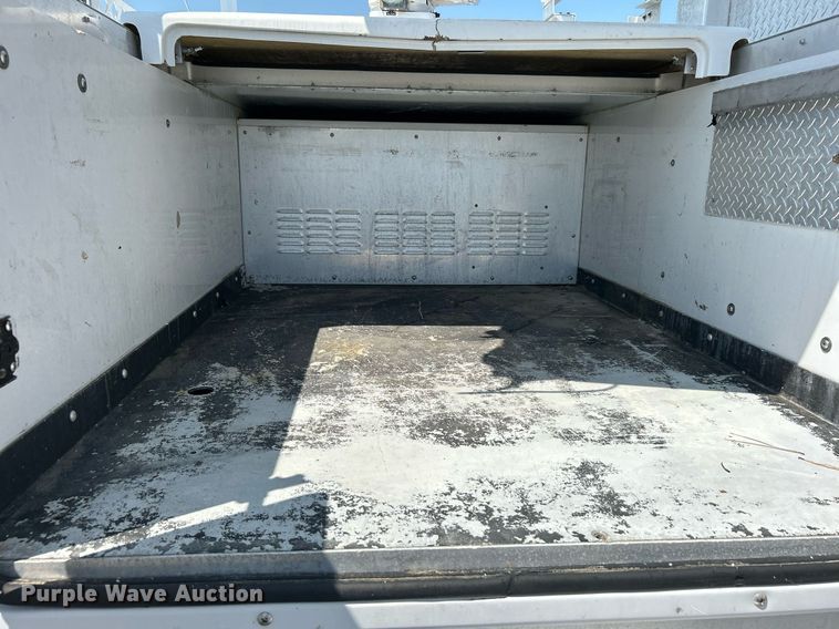 image for item KW9054 2006 Ford F450 Super Duty  bucket truck