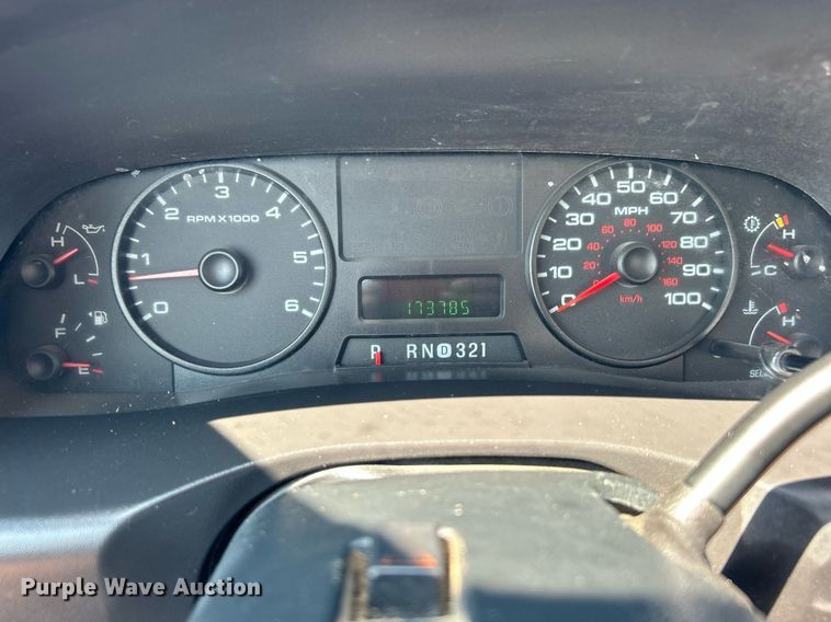 image for item KW9054 2006 Ford F450 Super Duty  bucket truck