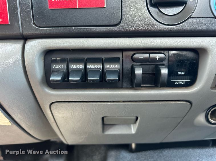 image for item KW9054 2006 Ford F450 Super Duty  bucket truck