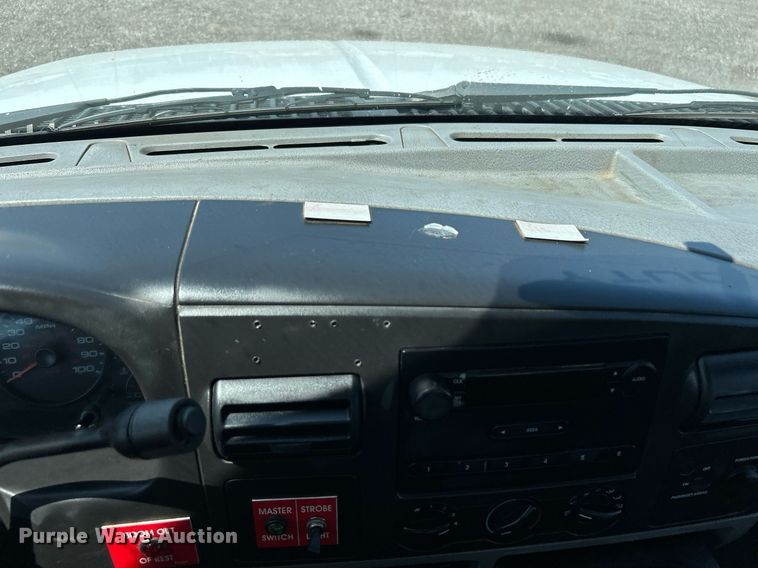 image for item KW9054 2006 Ford F450 Super Duty  bucket truck