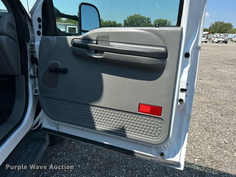 image for item KW9054 2006 Ford F450 Super Duty  bucket truck