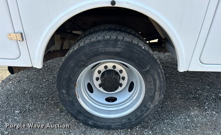 image for item KW9054 2006 Ford F450 Super Duty  bucket truck