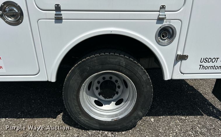 image for item KW9054 2006 Ford F450 Super Duty  bucket truck