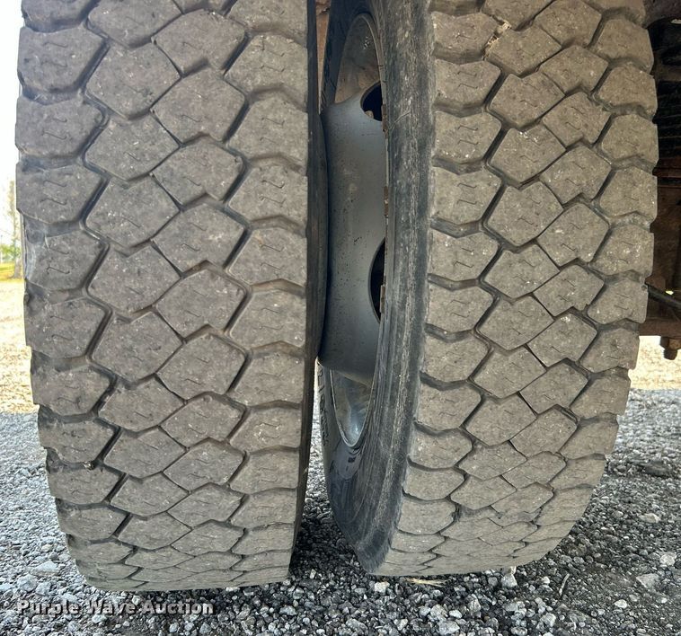 image for item KW9054 2006 Ford F450 Super Duty  bucket truck