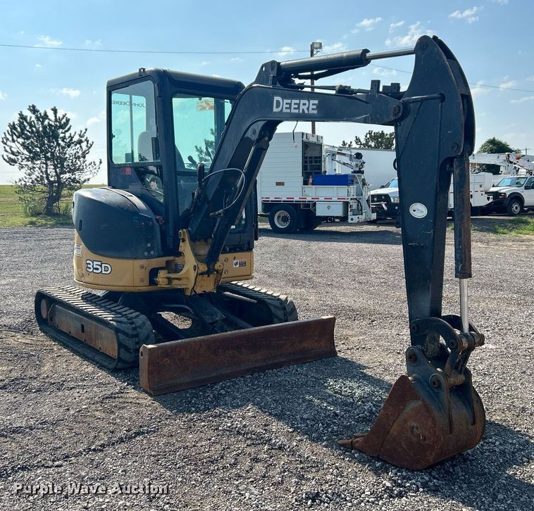 image for item KW9060 2014 John Deere 35D  mini excavator