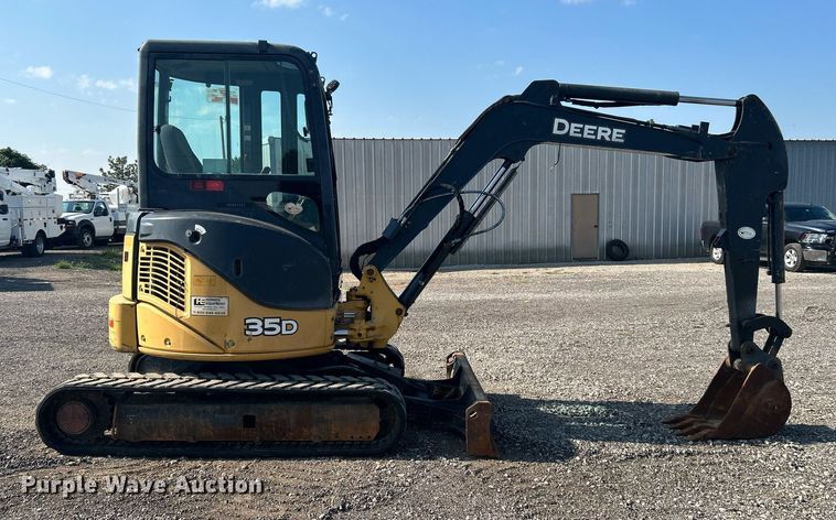 image for item KW9060 2014 John Deere 35D  mini excavator