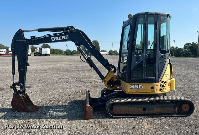 image for item KW9060 2014 John Deere 35D  mini excavator