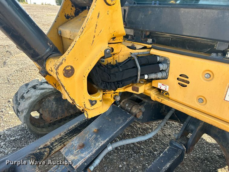 image for item KW9060 2014 John Deere 35D  mini excavator