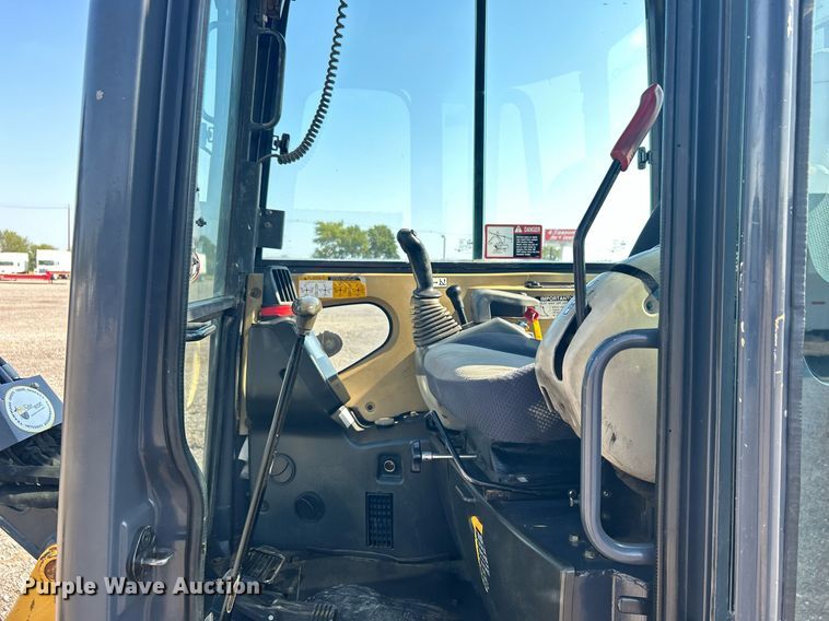 image for item KW9060 2014 John Deere 35D  mini excavator