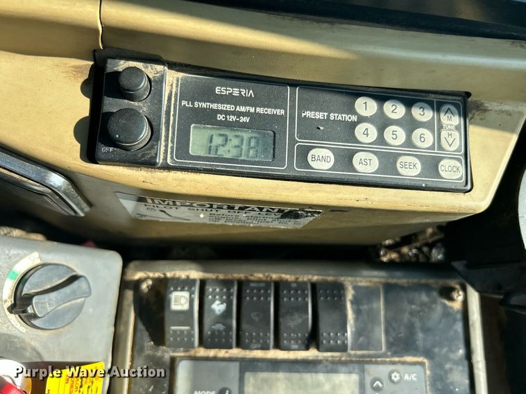 image for item KW9060 2014 John Deere 35D  mini excavator