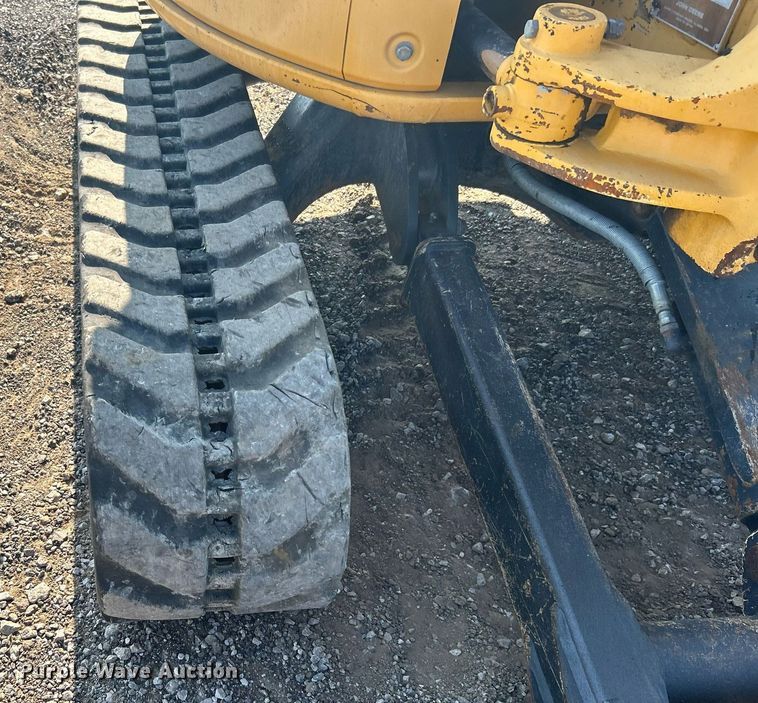 image for item KW9060 2014 John Deere 35D  mini excavator