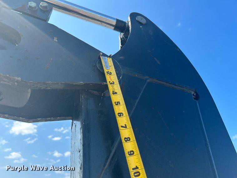 image for item KW9061 2016 John Deere 35G  mini excavator