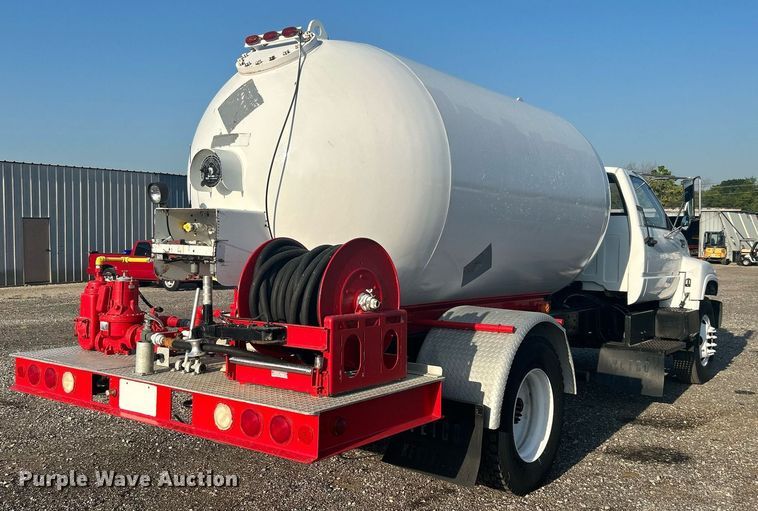 image for item KW9079 1998 GMC C7500  propane delivery truck