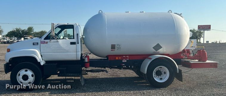 image for item KW9079 1998 GMC C7500  propane delivery truck