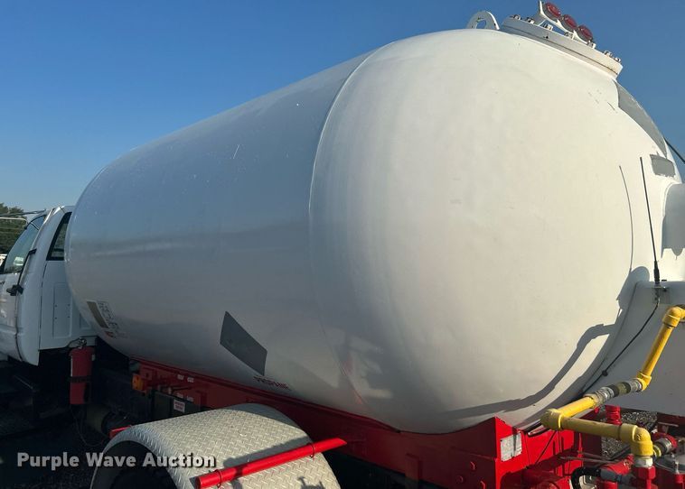 image for item KW9079 1998 GMC C7500  propane delivery truck