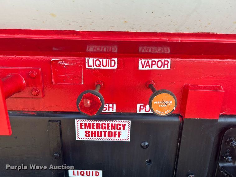 image for item KW9079 1998 GMC C7500  propane delivery truck