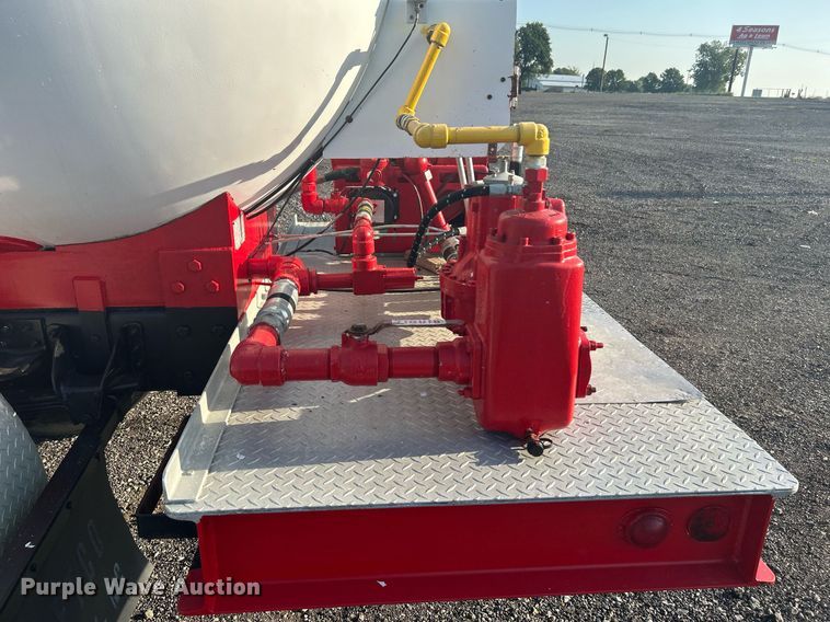 image for item KW9079 1998 GMC C7500  propane delivery truck