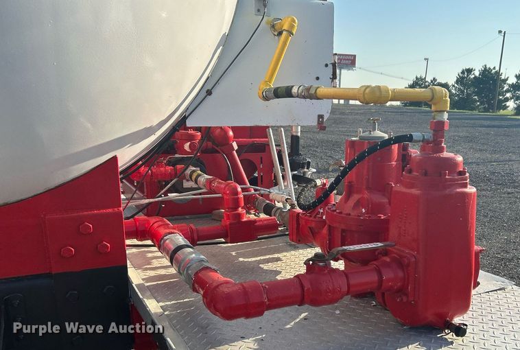 image for item KW9079 1998 GMC C7500  propane delivery truck