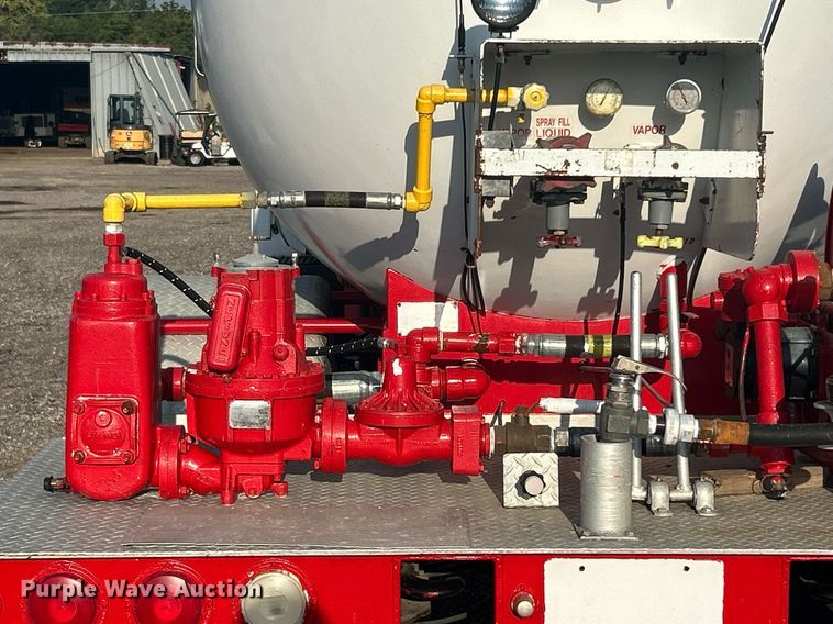 image for item KW9079 1998 GMC C7500  propane delivery truck