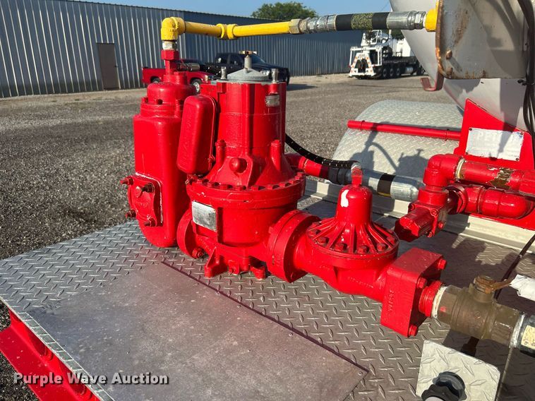 image for item KW9079 1998 GMC C7500  propane delivery truck