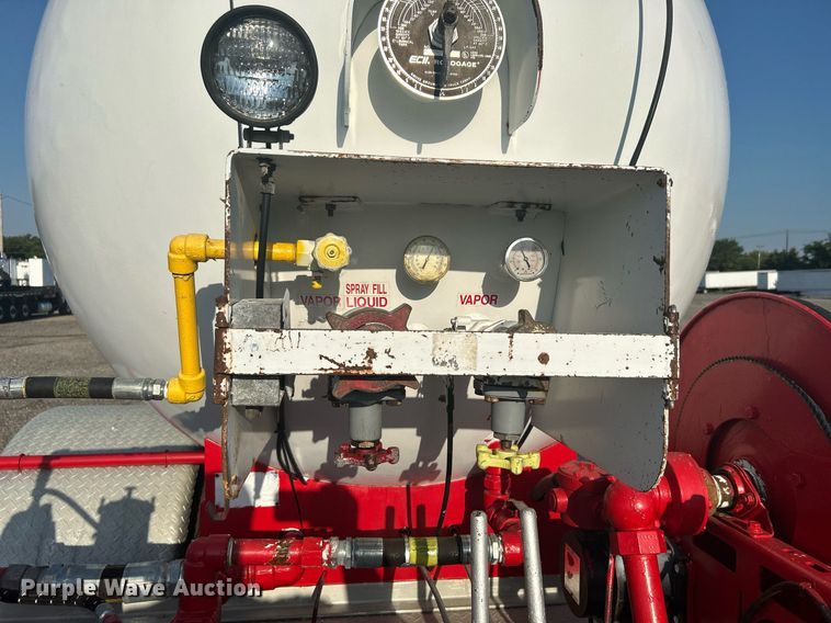 image for item KW9079 1998 GMC C7500  propane delivery truck