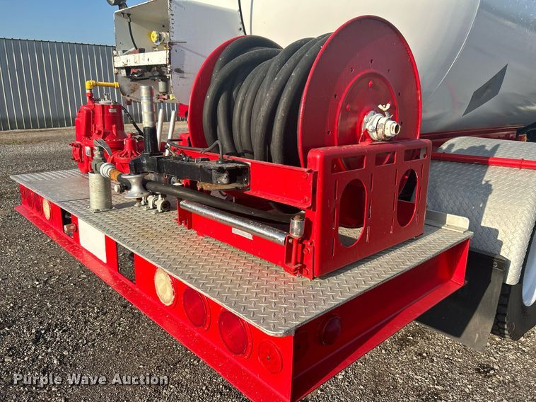 image for item KW9079 1998 GMC C7500  propane delivery truck