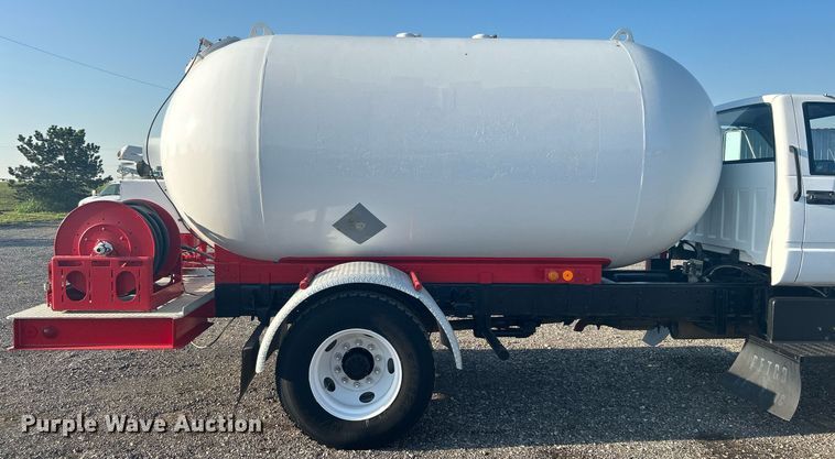 image for item KW9079 1998 GMC C7500  propane delivery truck