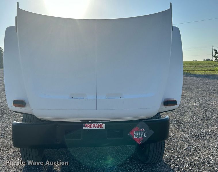 image for item KW9079 1998 GMC C7500  propane delivery truck