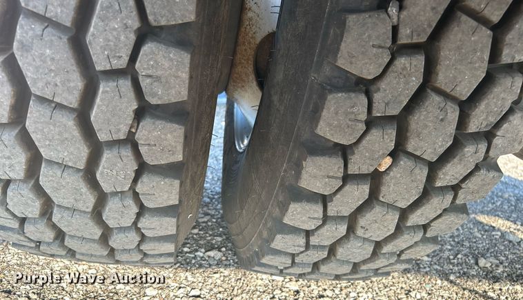 image for item KW9079 1998 GMC C7500  propane delivery truck