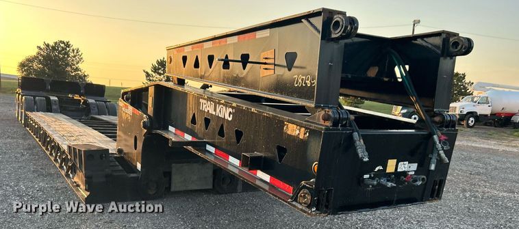 image for item KW9082 2007 Trail King TK13OHDG-533  lowboy equipment trailer