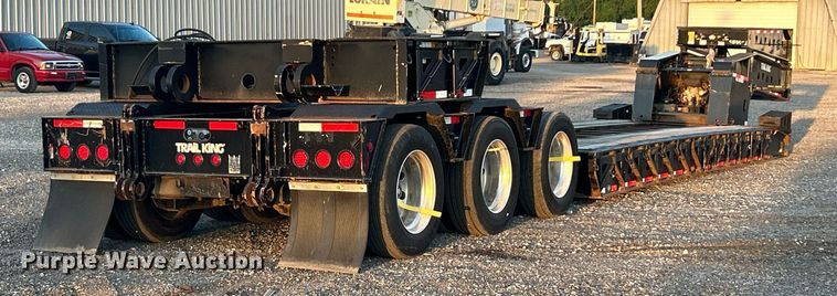 image for item KW9082 2007 Trail King TK13OHDG-533  lowboy equipment trailer