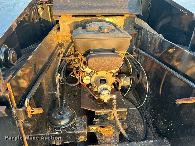 image for item KW9082 2007 Trail King TK13OHDG-533  lowboy equipment trailer