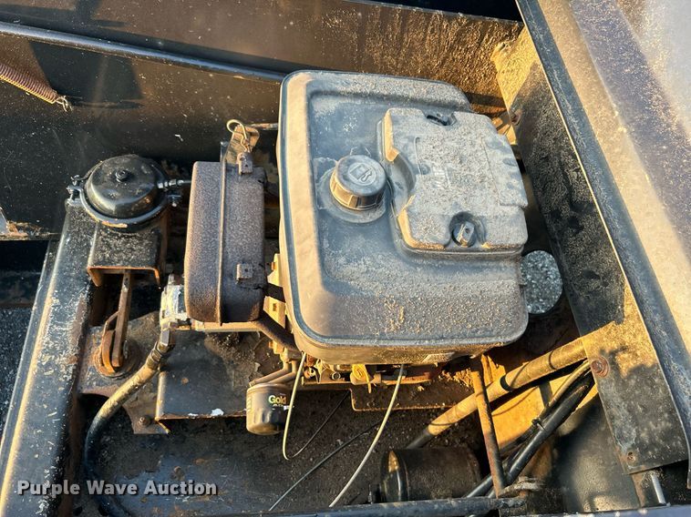 image for item KW9082 2007 Trail King TK13OHDG-533  lowboy equipment trailer