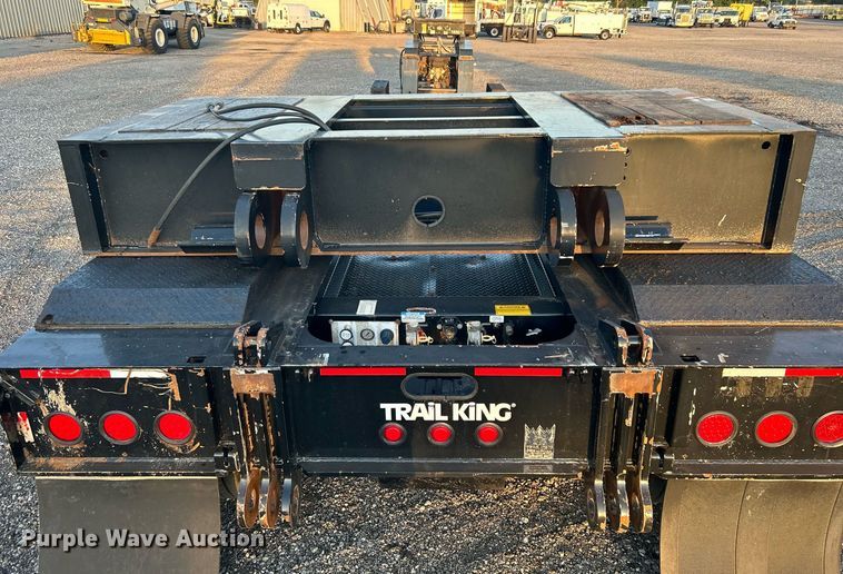 image for item KW9082 2007 Trail King TK13OHDG-533  lowboy equipment trailer