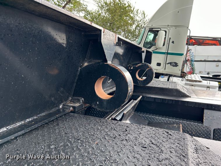 image for item KW9082 2007 Trail King TK13OHDG-533  lowboy equipment trailer