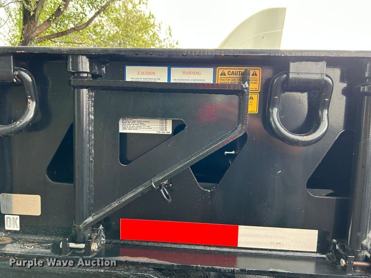 image for item KW9082 2007 Trail King TK13OHDG-533  lowboy equipment trailer