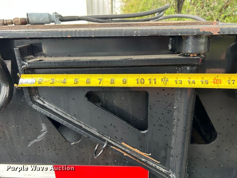 image for item KW9082 2007 Trail King TK13OHDG-533  lowboy equipment trailer