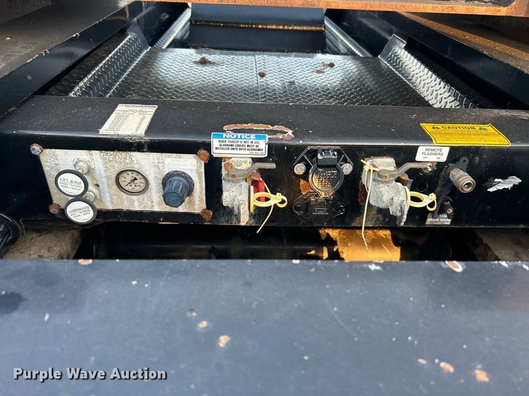 image for item KW9082 2007 Trail King TK13OHDG-533  lowboy equipment trailer