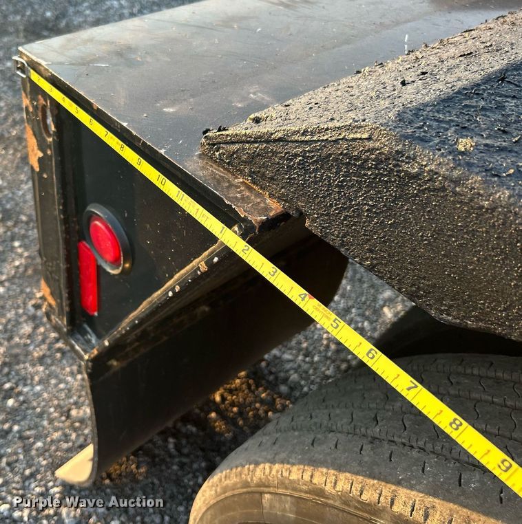 image for item KW9082 2007 Trail King TK13OHDG-533  lowboy equipment trailer