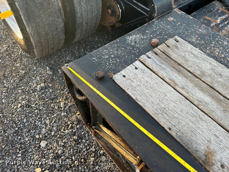 image for item KW9082 2007 Trail King TK13OHDG-533  lowboy equipment trailer