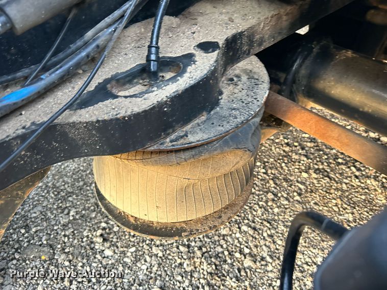 image for item KW9082 2007 Trail King TK13OHDG-533  lowboy equipment trailer