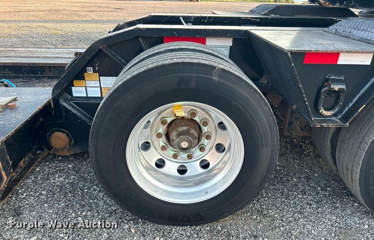 image for item KW9082 2007 Trail King TK13OHDG-533  lowboy equipment trailer