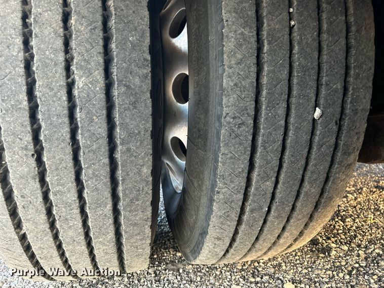 image for item KW9082 2007 Trail King TK13OHDG-533  lowboy equipment trailer