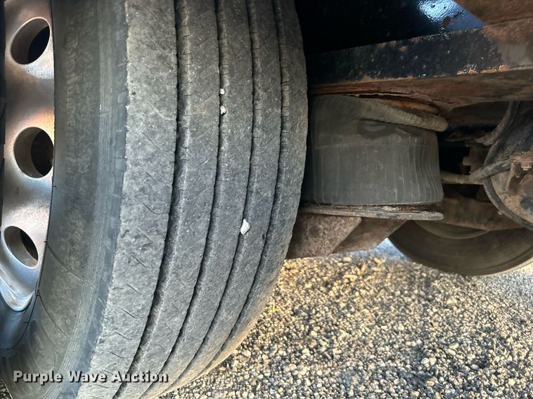 image for item KW9082 2007 Trail King TK13OHDG-533  lowboy equipment trailer