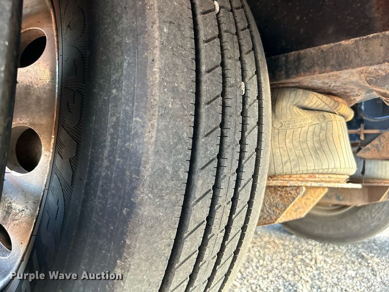 image for item KW9082 2007 Trail King TK13OHDG-533  lowboy equipment trailer